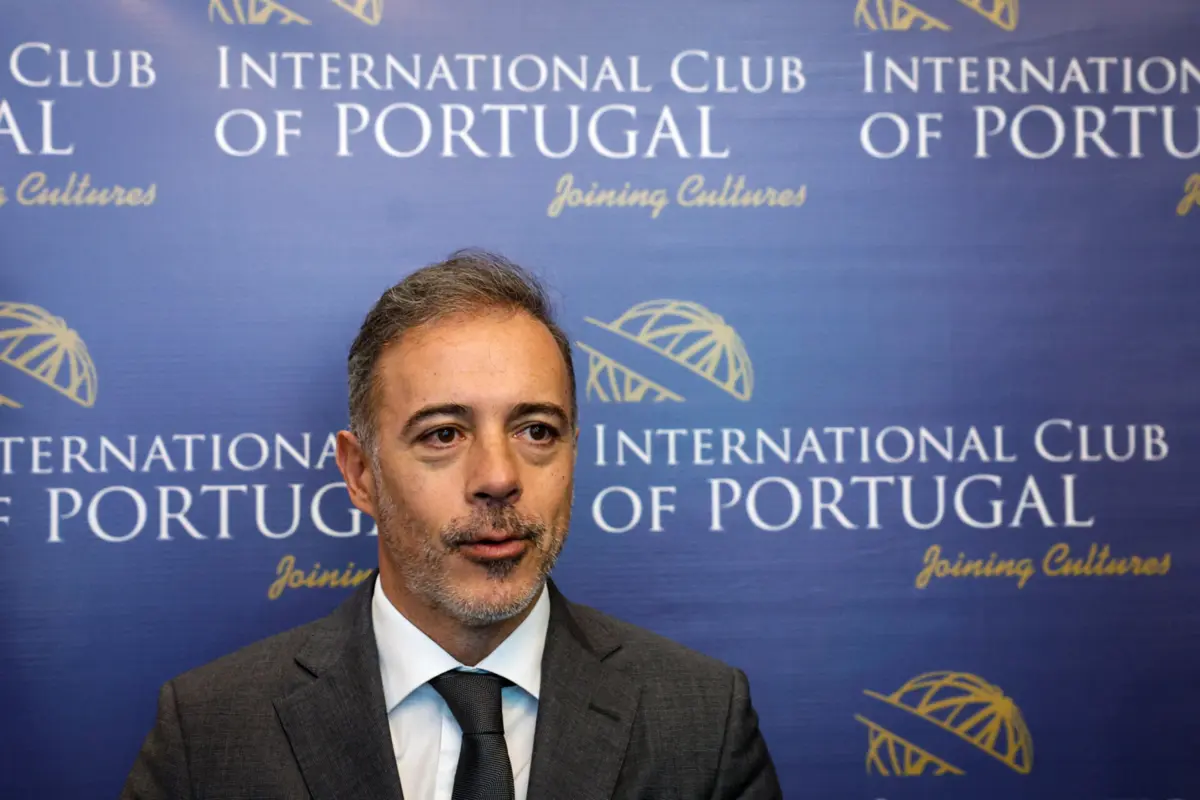 "Vai continuar a haver alguém que ocupe o centro político do país, e de facto essa é a governação do PSD e do CDS", diz Pedro Duarte