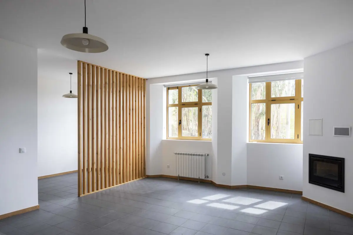 As Euribor são fixadas pela média das taxas às quais um conjunto de 19 bancos da zona euro está disposto a emprestar dinheiro entre si no mercado interbancário