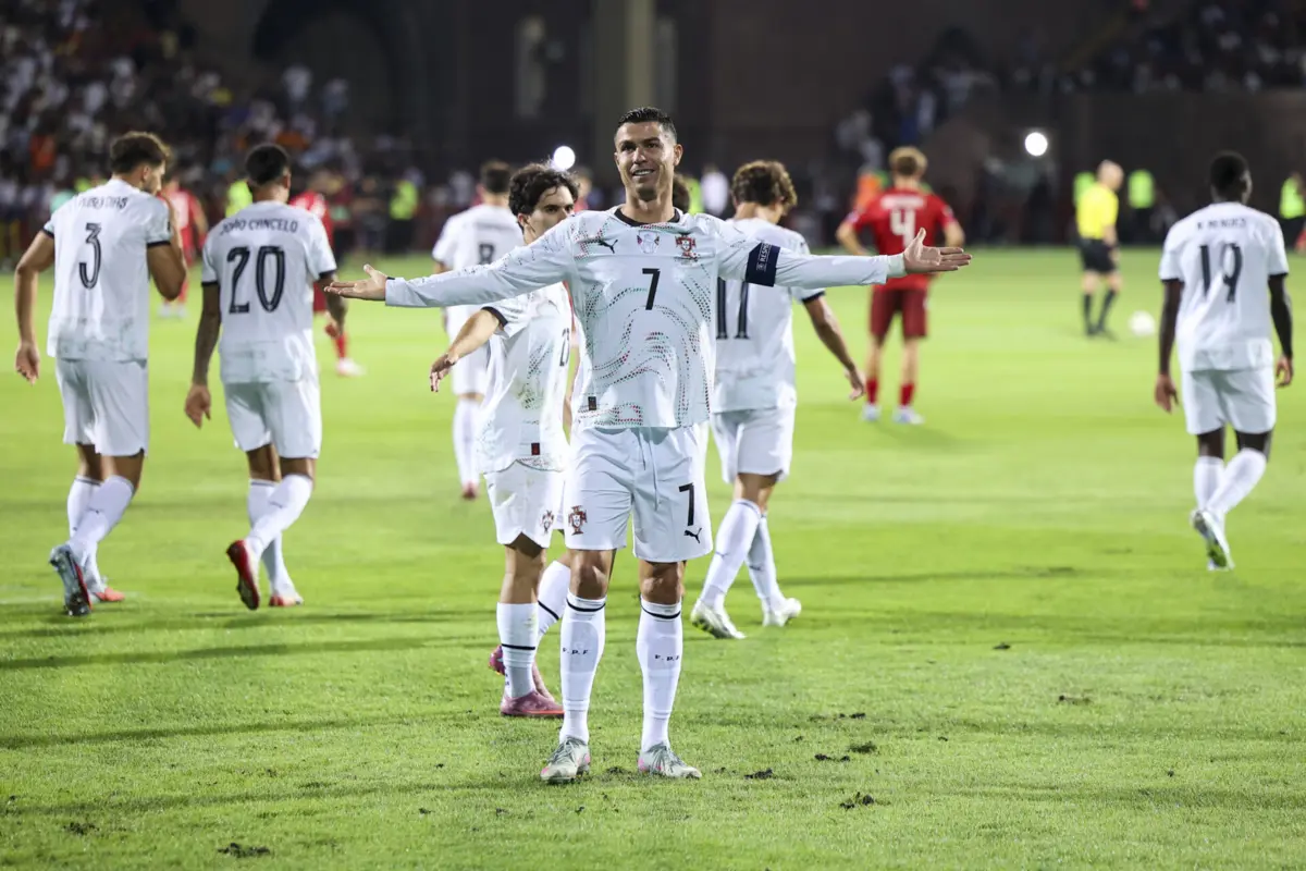 Imagem de contexto do artigo Portugueses da Arábia. Seleção nacional goleia Arménia na estreia na qualificação para o Mundial