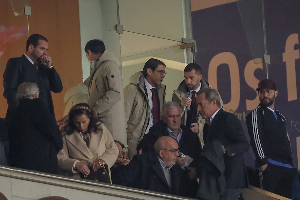 Imagem de contexto do artigo Presidente do Benfica pede desculpa aos adeptos por "noite desastrosa" no Dragão