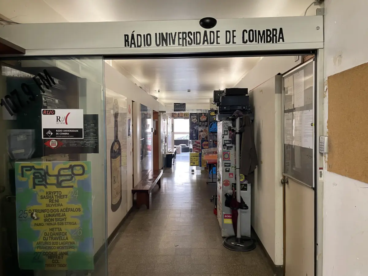 Imagem de contexto do artigo Rádio Universidade de Coimbra atinge meta dos 30 mil euros para renovar estúdios