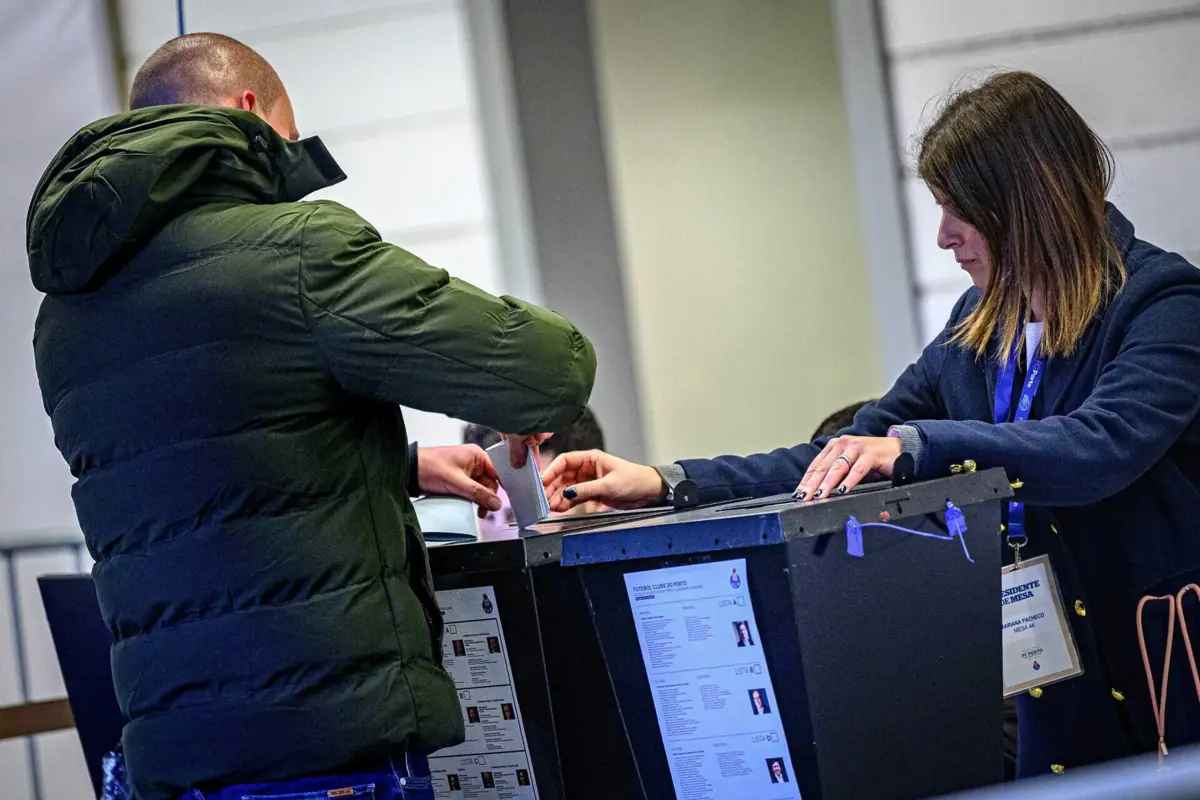 A votação decorreu entre as 09:00 e as 20:00