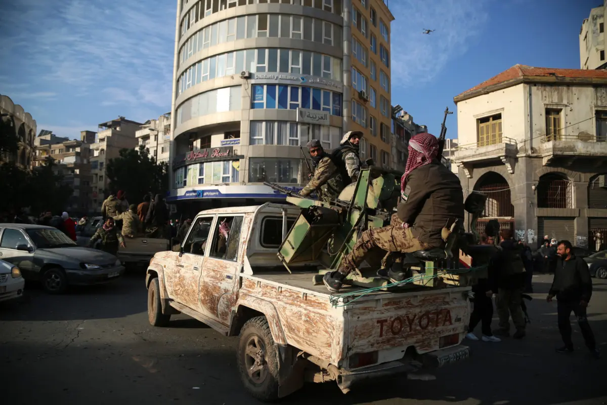 Imagem de contexto do artigo "Há muito que esperávamos por este dia." População síria celebra fim do regime de Assad