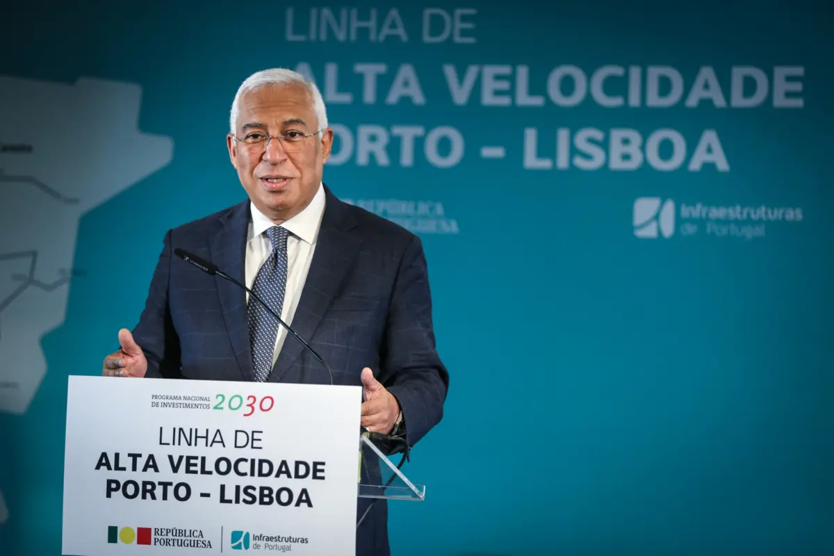 Imagem de contexto do artigo Alta velocidade com luz verde: o agradecimento a Pedro Nuno e os desejos de Costa