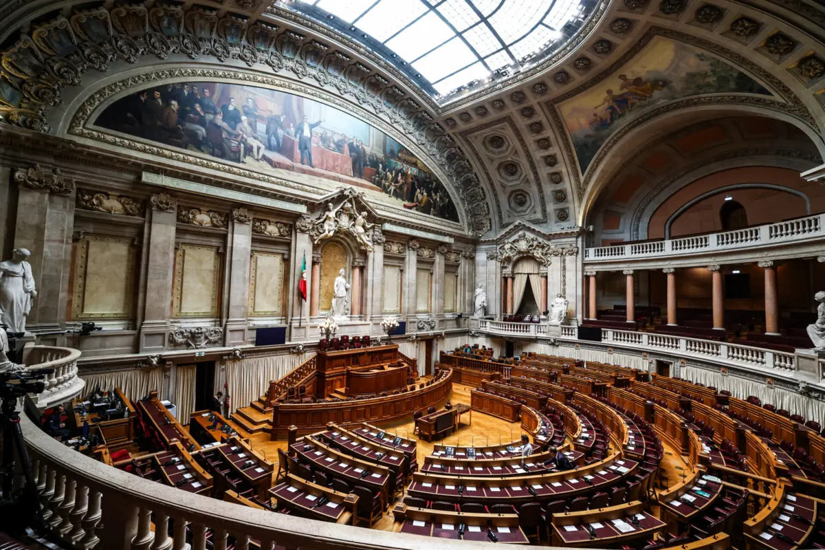 Imagem de contexto do artigo Aprovado debate no Parlamento com Montenegro sobre combate aos incêndios