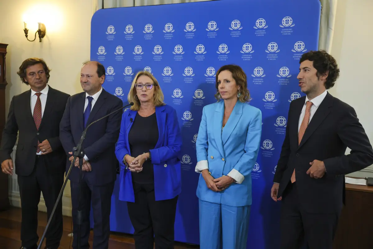 Imagem de contexto do artigo Revisão laboral. Governo "não tem pressa", mas "não vai eternizar" negociação na concertação social