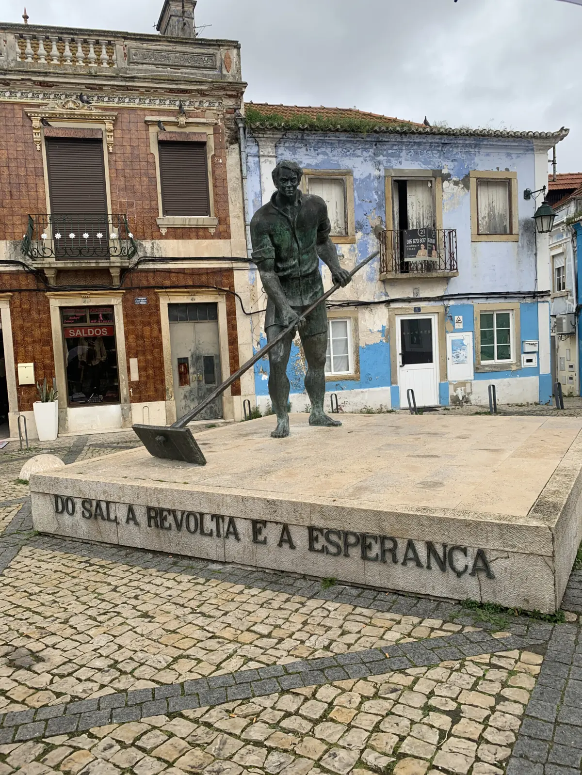 Estátua do Salineiro de Alcochete