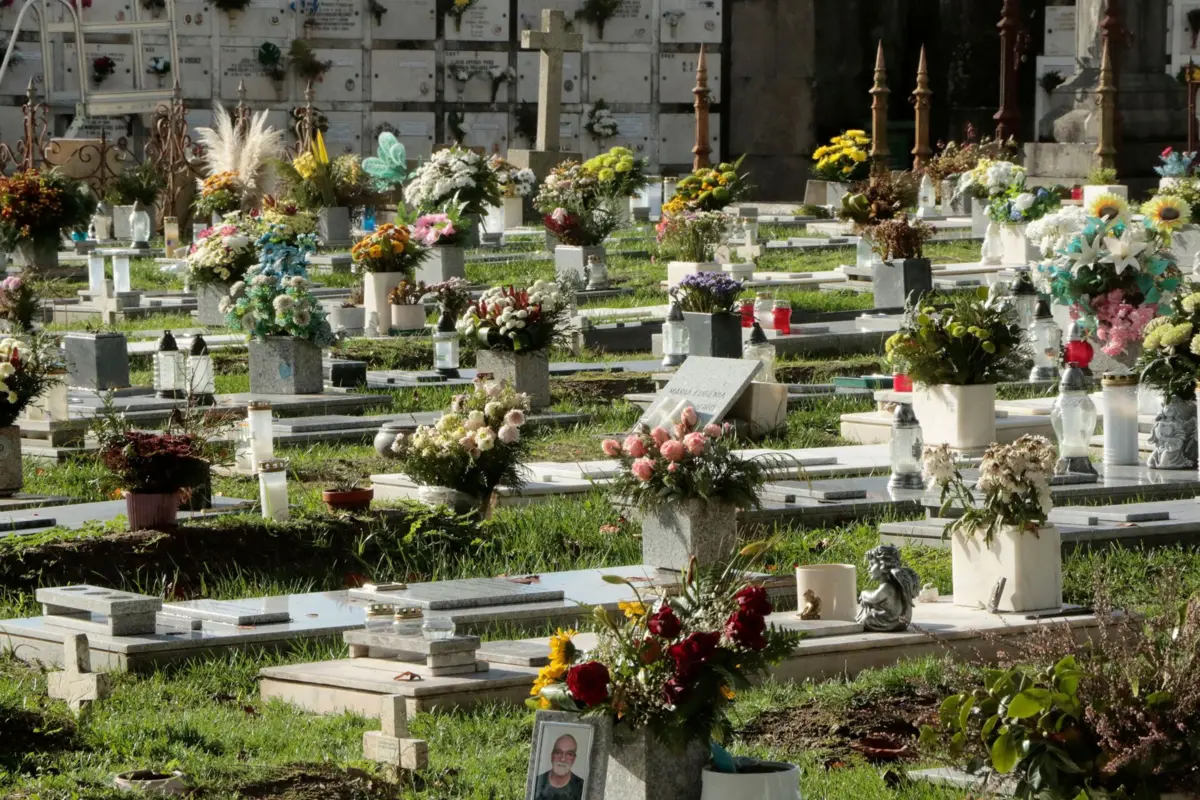 Imagem de contexto do artigo 1 de novembro ou Dia de Todos os Santos. É dia de falar da morte e do luto