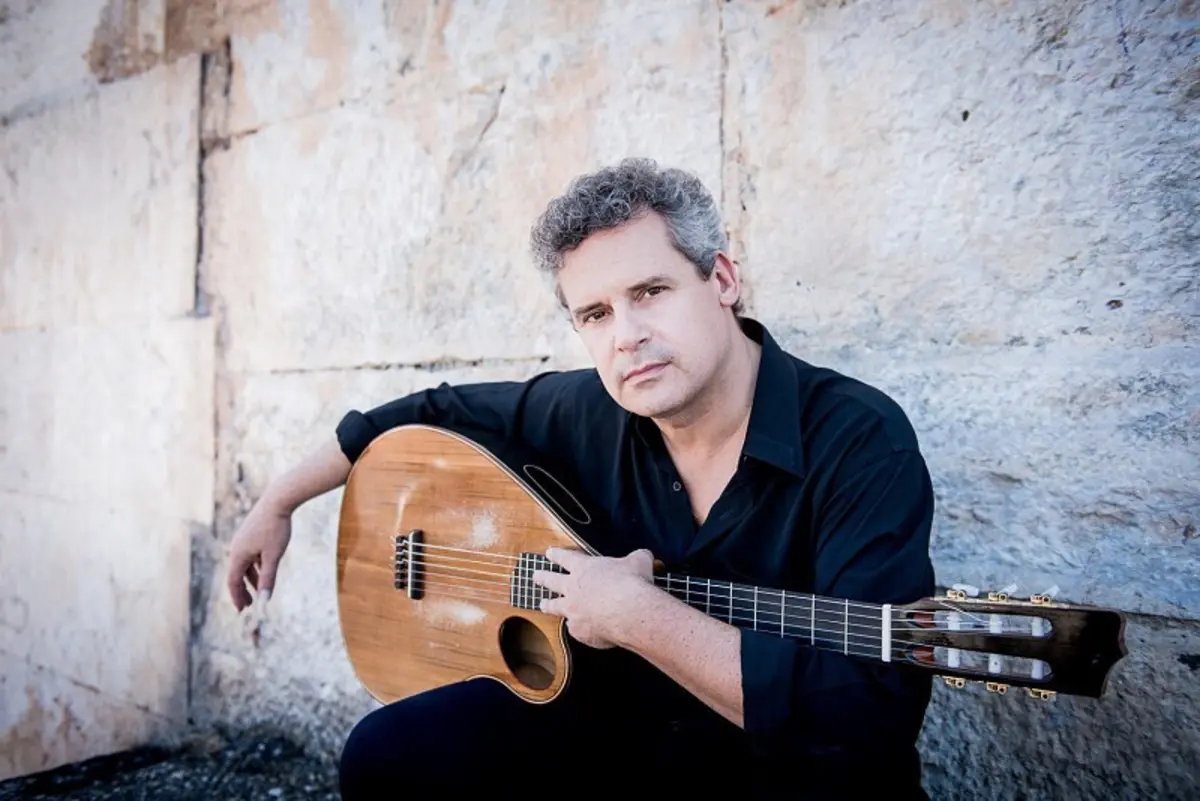 Imagem de contexto do artigo Pedro Jóia celebra 30 anos de carreira ao vivo no Teatro São Luiz