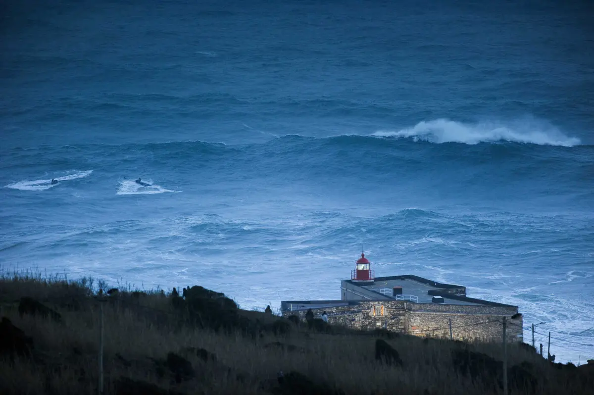 Imagem de contexto do artigo Por trás da onda da Nazaré