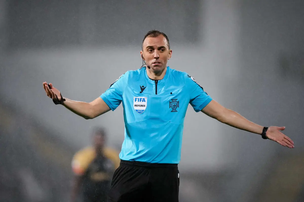 Imagem de contexto do artigo João Pinheiro é o árbitro do FC Porto-Benfica