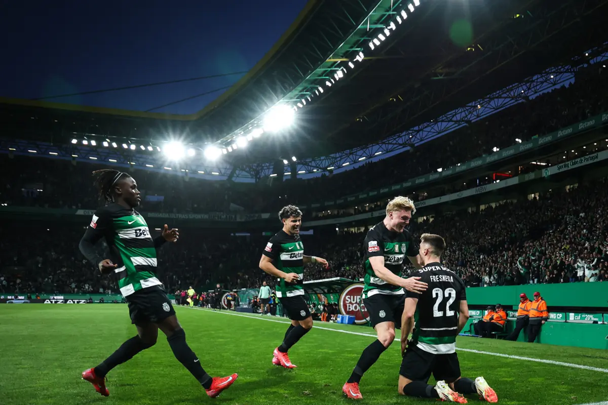 Imagem de contexto do artigo Defesas ofensivas no duelo de leões. Sporting vence Farense e cimenta liderança