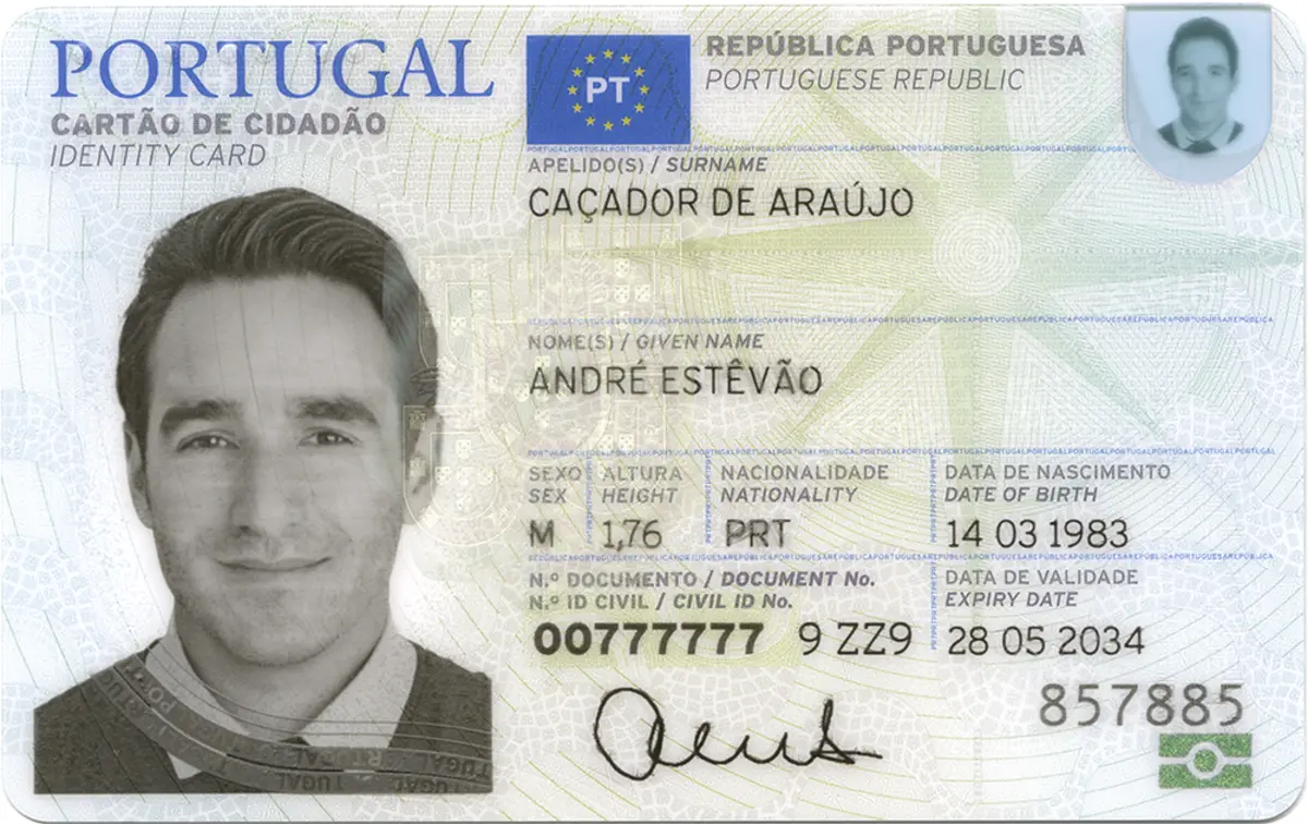 Imagem de contexto do artigo Fotografia maior e contactless: nova versão do Cartão de Cidadão disponível a partir desta terça-feira