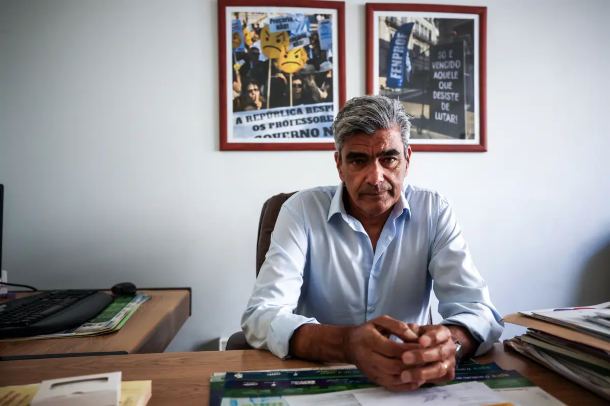 Imagem de contexto do artigo "Chaga" aberta que ameaça o arranque do ano letivo: Fenprof desafia Governo a negociar o "problema mais urgente" na Educação