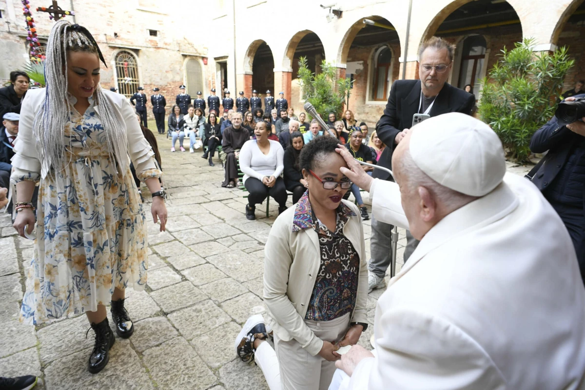 O papa Francisco na prisão feminina de Veneza