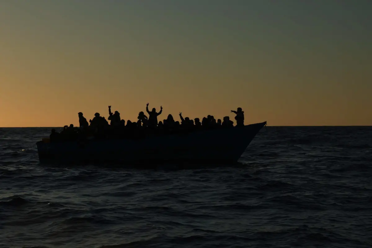 Imagem de contexto do artigo Navio humanitário resgata 134 pessoas de barcaça no Mediterrâneo Central