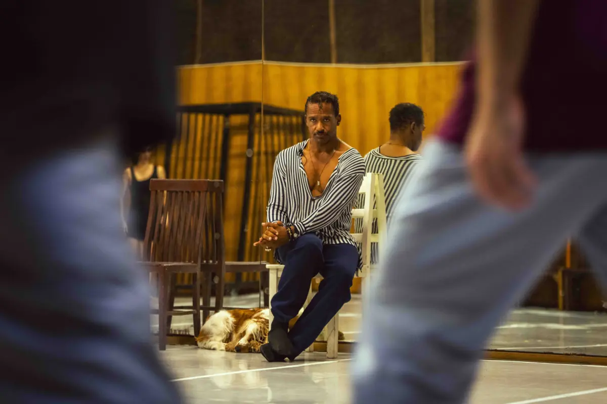 Imagem de contexto do artigo Dança, drogas, dez tratamentos e uma mensagem de “esperança”: Benvindo Fonseca, muito mais do que o primeiro bailarino (negro) do Ballet Gulbenkian