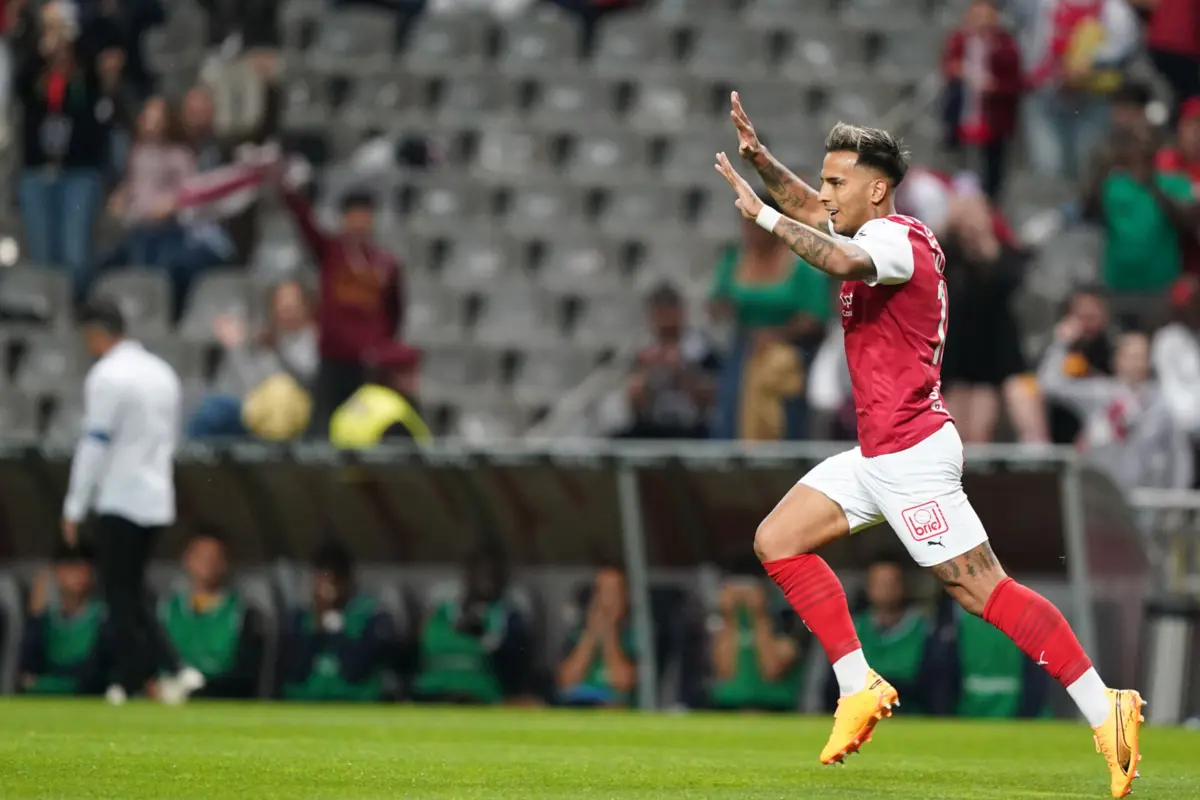 Imagem de contexto do artigo No Uruguai também se dança o vira. SC Braga vence Vizela e isola-se no terceiro lugar