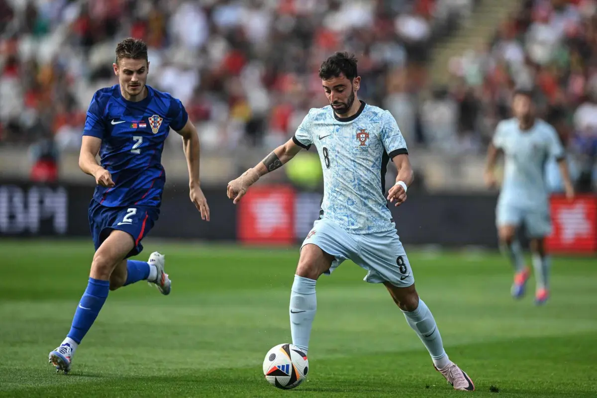 O médio Bruno Fernandes