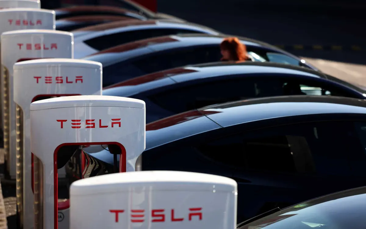 Imagem de contexto do artigo Queda a pique nas vendas da Tesla na Europa