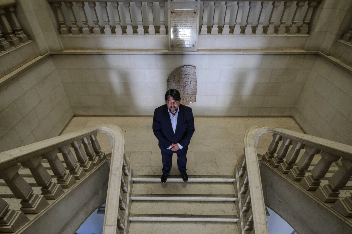 Imagem de contexto do artigo Ricardo Leão reafirma aposta na habitação e promete "intransigência para construção de barracas" em Loures