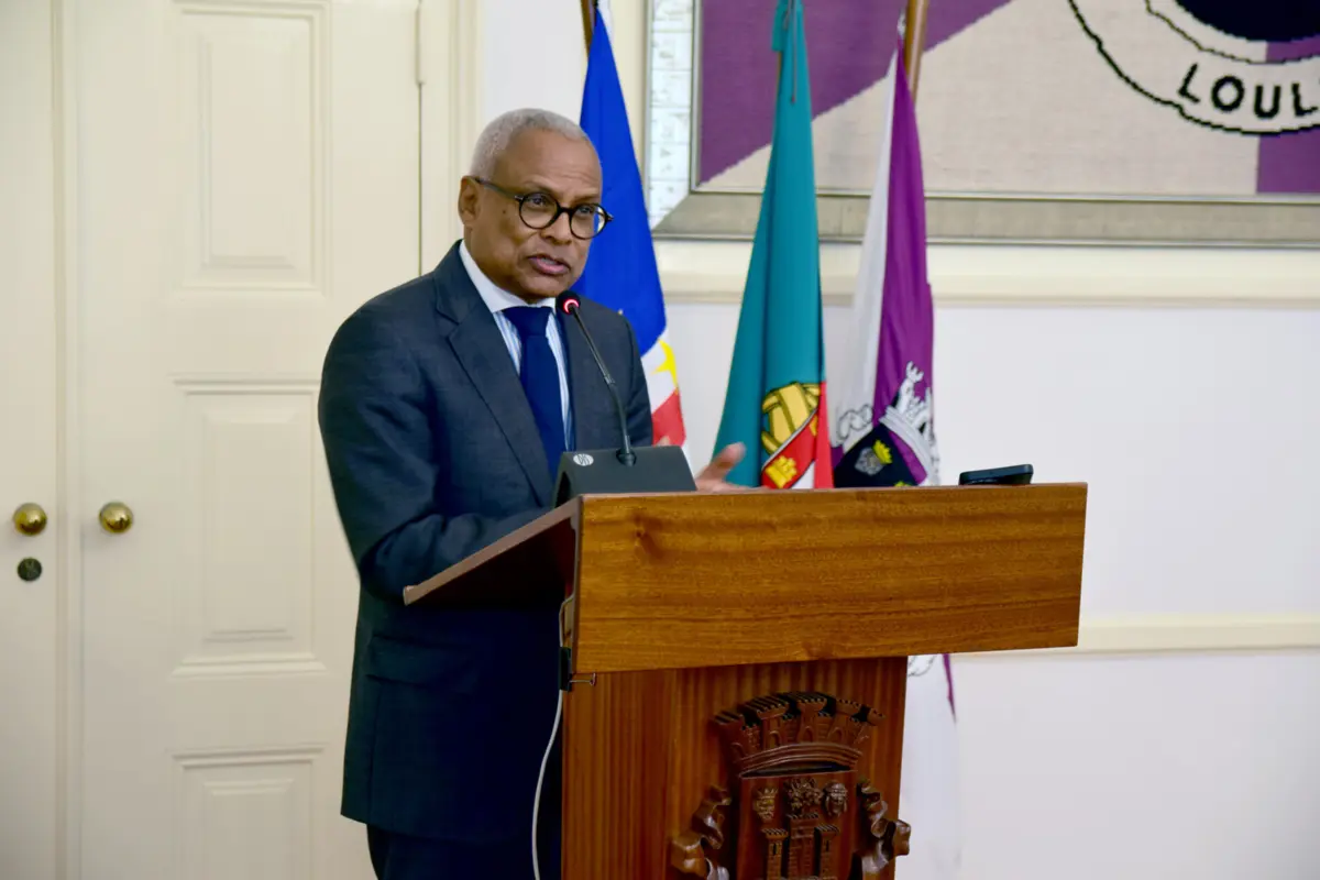 Imagem de contexto do artigo Portugueses também emigram: Presidente de Cabo Verde pede "prudência" antes de agravarem leis para imigrantes dos PALOP