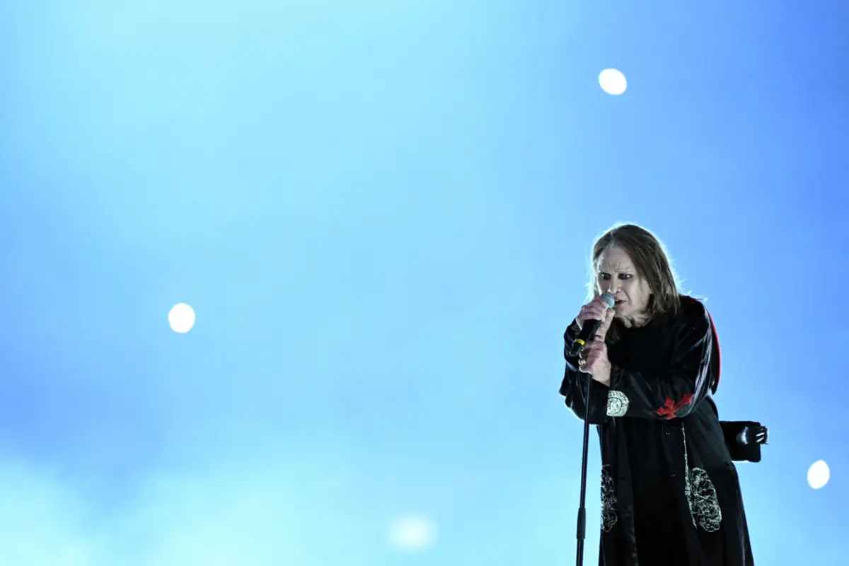 Ozzy Osbourne, lenda do heavy metal e vocalista do grupo Black Sabbath, morre aos 76 anos