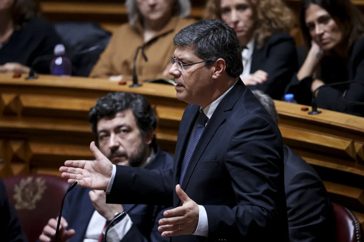 Imagem de contexto do artigo PS prepara debate orçamental em jornadas parlamentares sobre crescimento e coesão