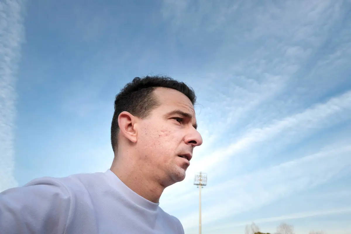 Uma esperança partilhada por Lenine Cunha, o campeão português que diariamente relata à TSF o ambiente vivido em Paris