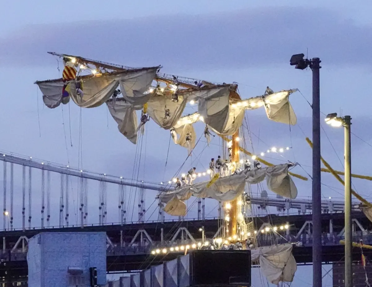 Imagem de contexto do artigo Embate de navio-escola mexicano na ponte de Brooklyn em Nova Iorque faz dois mortos