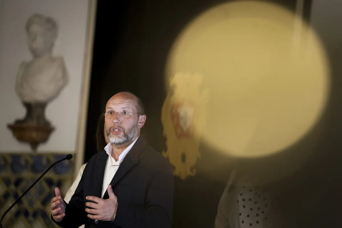 Imagem de contexto do artigo Livre desafia AD a rejeitar revisão constitucional: "Agora percebemos que a IL gosta de mandar gasolina para o fogo"