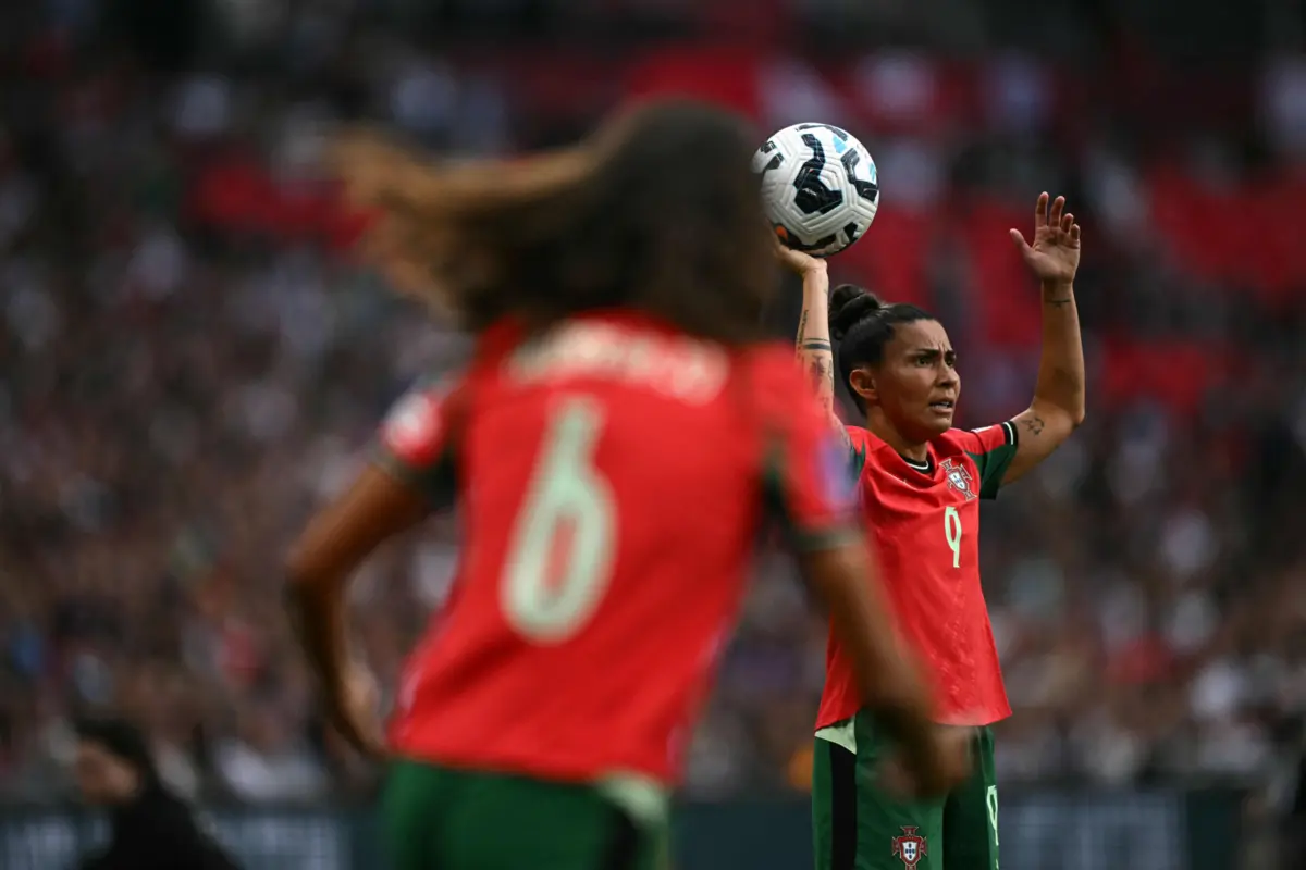 Imagem de contexto do artigo Navegadoras afundam-se na ilha. Portugal perde com a Bélgica e desce de divisão na Liga das Nações