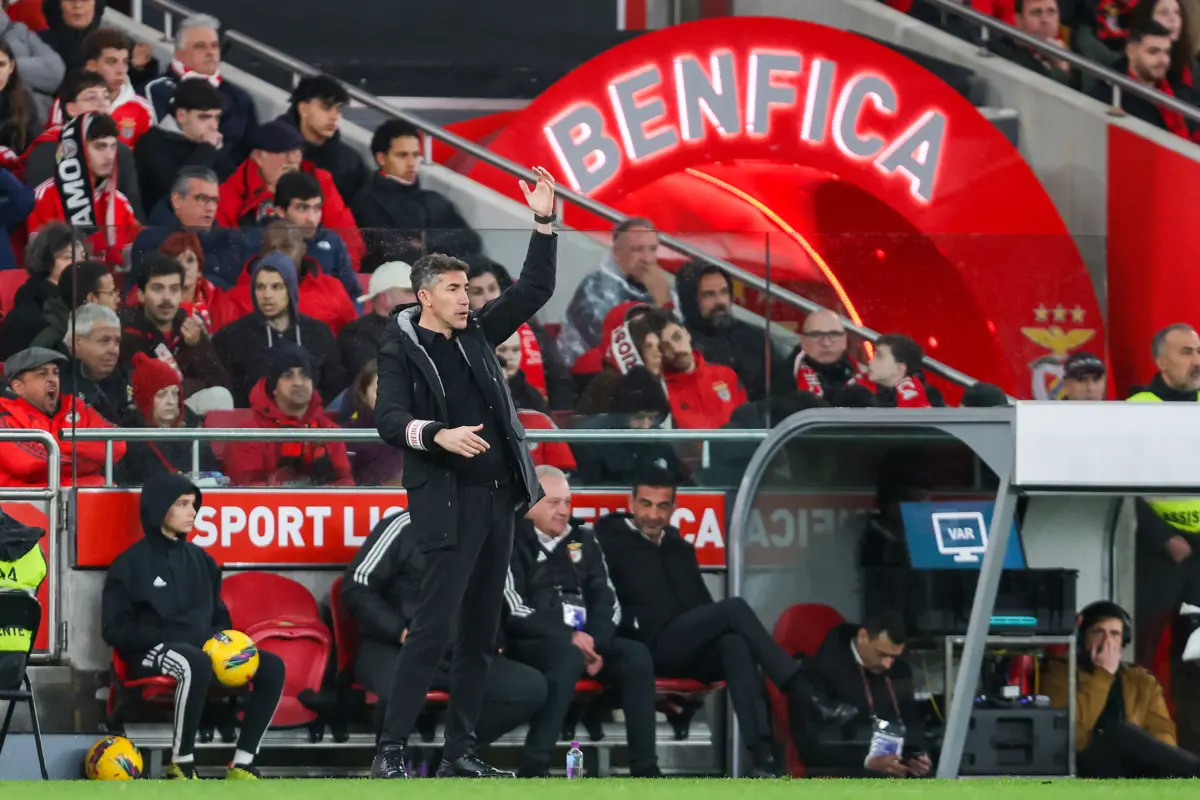 Imagem de contexto do artigo Bruno Lage quer equipa do Benfica com concentração máxima frente ao AVS