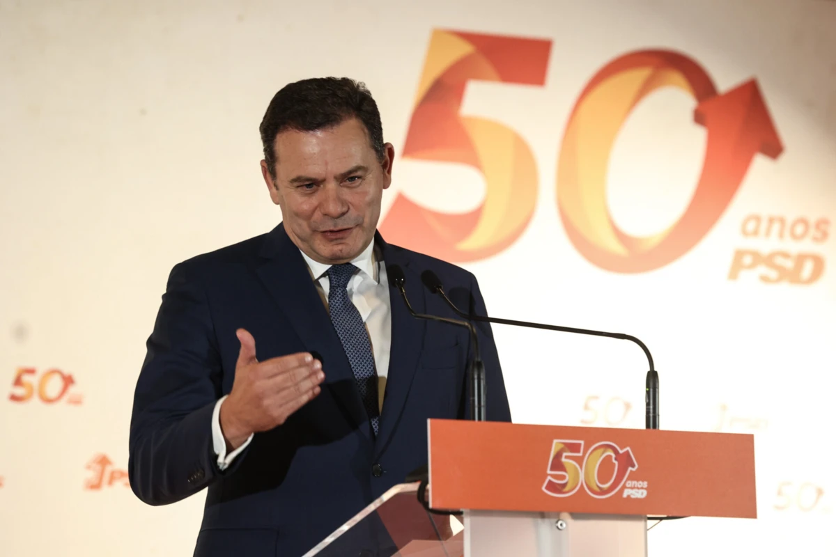 Imagem de contexto do artigo Montenegro acusa PS de "dar colo ao Chega" e partido de Ventura de ser "chega-me isso" dos socialistas