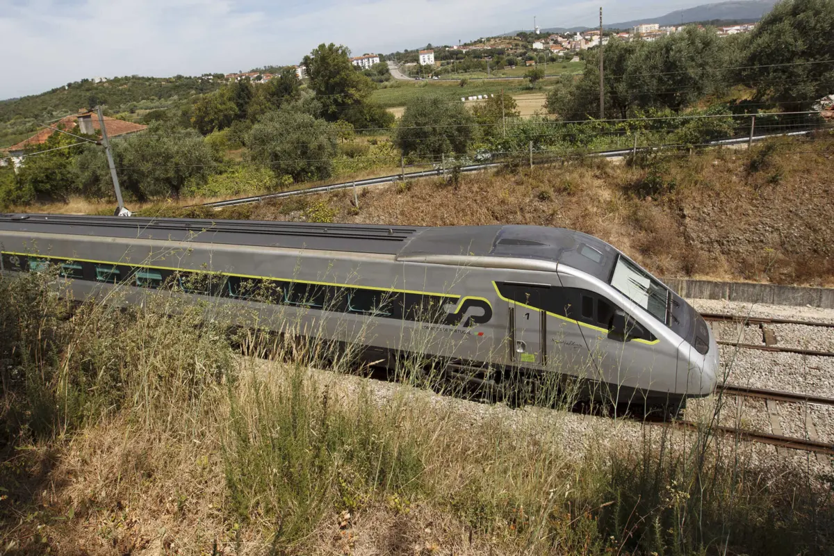 Imagem de contexto do artigo Primeira fase da Alta Velocidade entre Lisboa e Porto garante fundos europeus de 813 milhões de euros