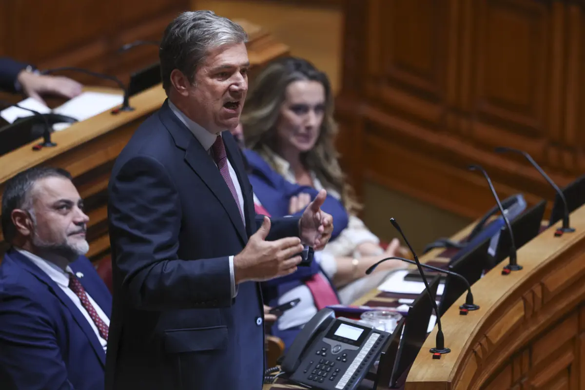 Imagem de contexto do artigo CDS pede responsabilidade política ao Chega e PS na especialidade