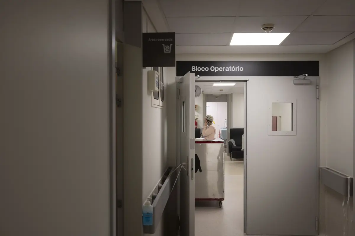 Imagem de contexto do artigo "Situação que nos transcendeu." ULS Oeste nega "recusa" a grávida que sofreu aborto e aponta "falhas de comunicação"