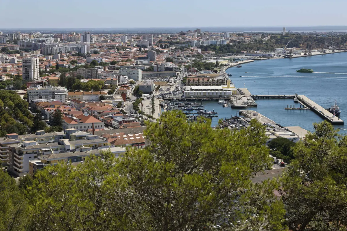 Segundo o município, a atividade turística no concelho de Setúbal atingiu um total de 372.482 dormidas em 2022