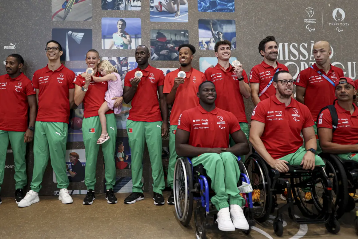 Imagem de contexto do artigo Medalhados nos Jogos Paralímpicos recebidos em euforia no aeroporto de Lisboa