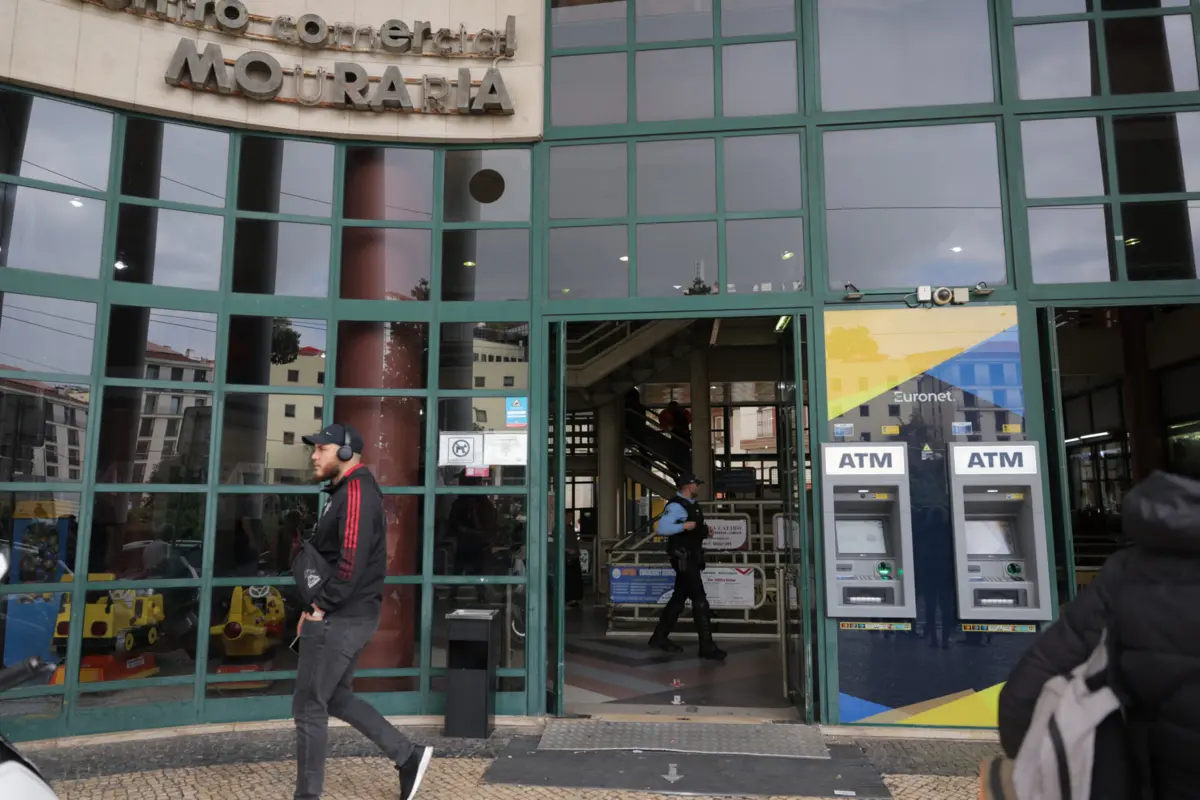 A operação da PSP de quinta-feira no Martim Moniz terminou com a detenção de duas pessoas