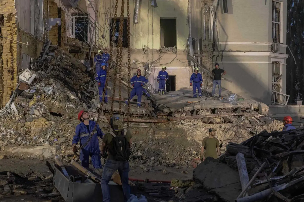 Zelensky afirmou que o seu Governo continua a trabalhar "para fortalecer a proteção" das cidades ucranianas contra ataques russos