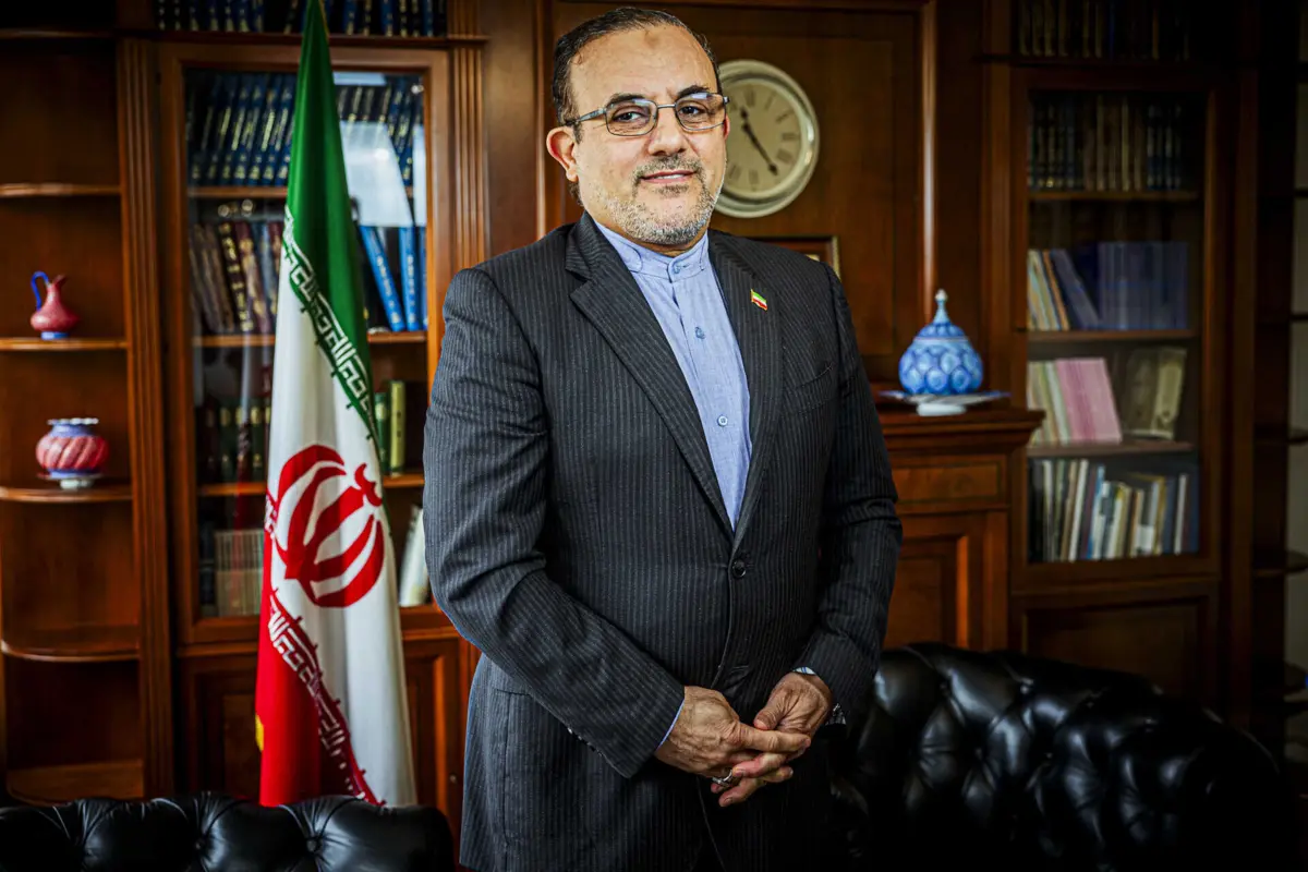 Imagem de contexto do artigo "Irão vai aumentar a capacidade das suas instalações nucleares para fins pacíficos. Não devemos ser humilhados"