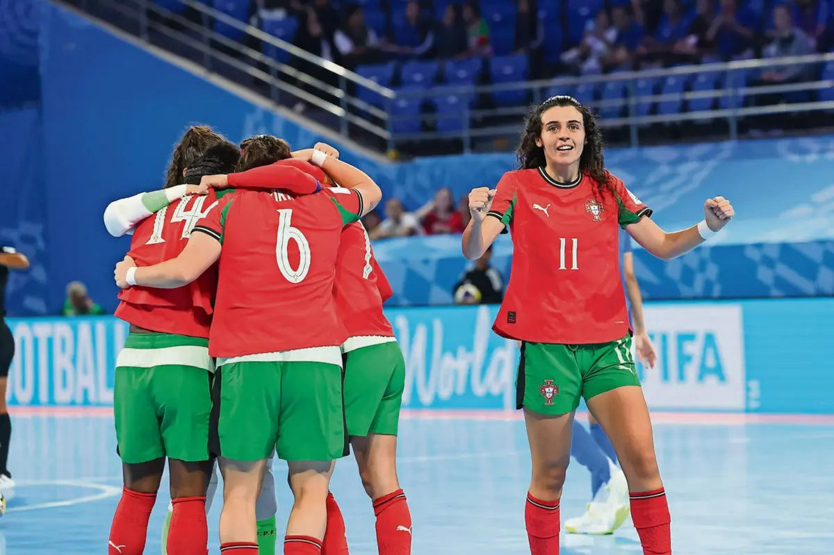 Imagem de contexto do artigo Mundial de Futsal. Selecionador antevê final "equilibrada" com "oportunidade para mostrar qualidade que existe no feminino"