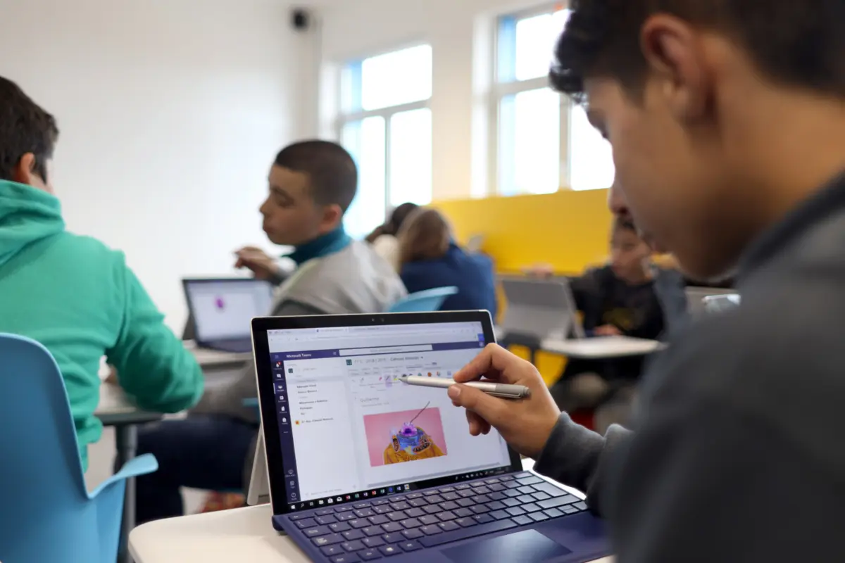 Imagem de contexto do artigo Provas digitais: Fenprof perspetiva "caos generalizado", diretores de escolas garantem que ensaio "correu muito bem"