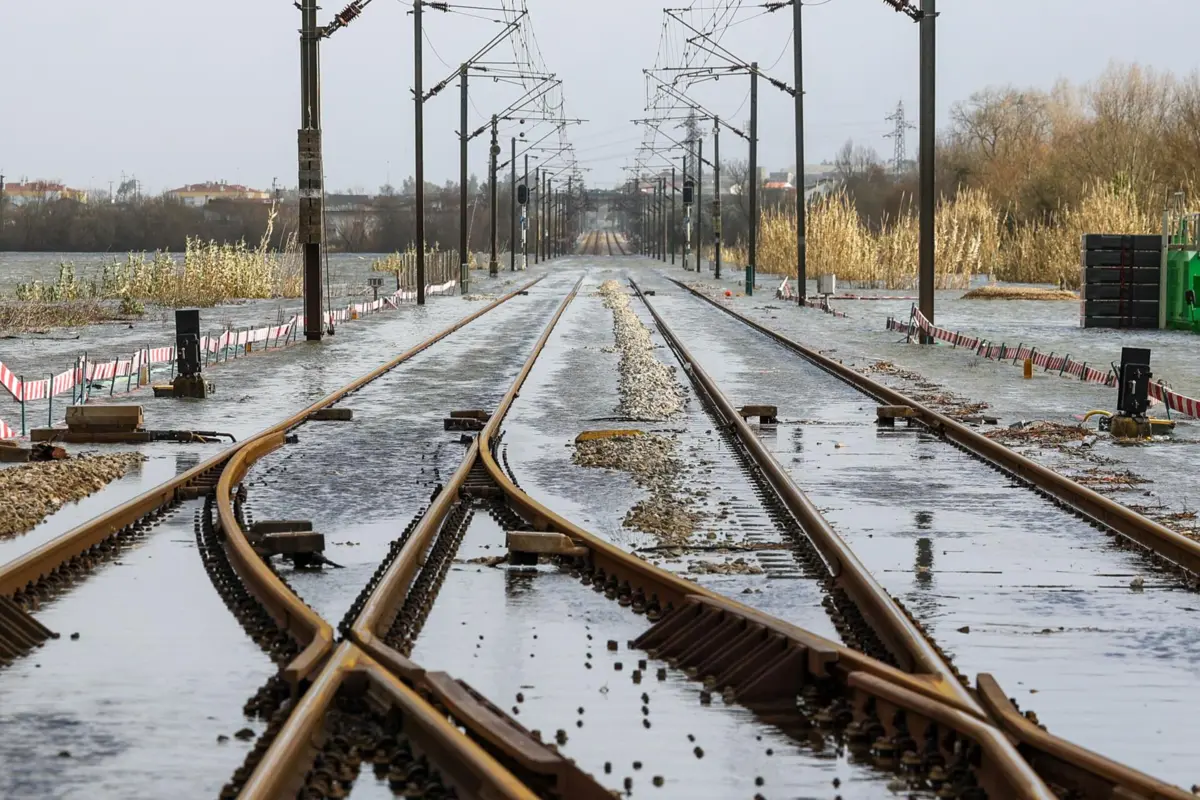 Imagem de contexto do artigo Circulação ferroviária suspensa em troços de seis linhas às 13h00