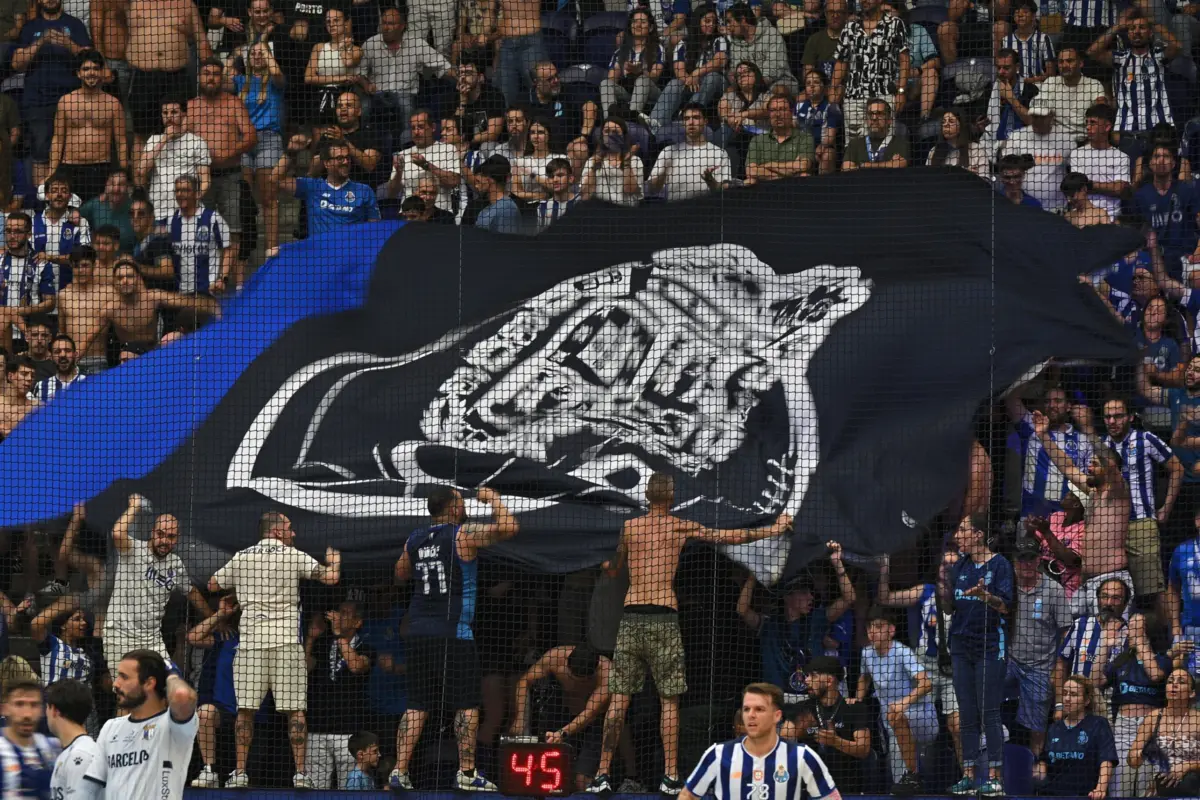 Imagem de contexto do artigo AG do FC Porto. Decisão sobre Madureira adiada, mulher expulsa de sócia e contas aprovadas