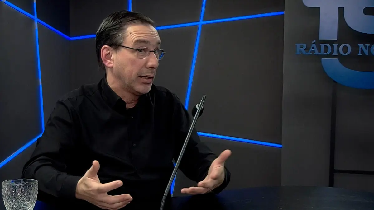 Pedro Burmester, pianista, no programa "A Escuta do Mundo", na TSF