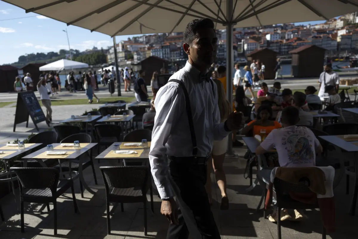 Pela prática deste mesmo tipo de crimes, foram identificados 140 suspeitos no ano de 2023, 138 em 2024 e 33 no primeiro semestre de 2025