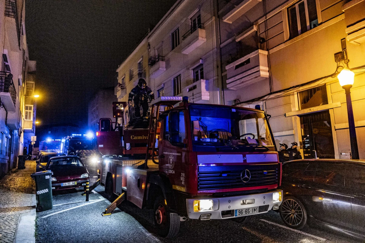 Não se sabe ao certo quantas pessoas estavam no interior da loja