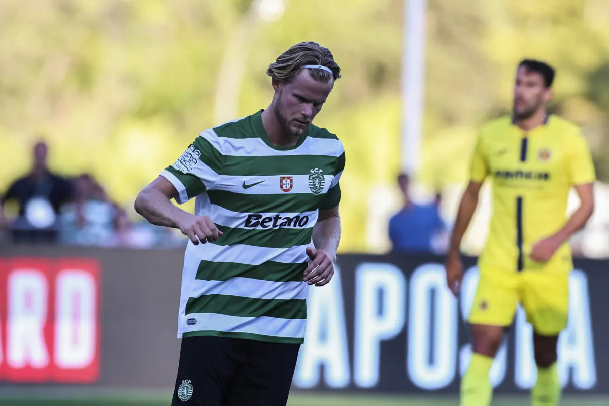 Imagem de contexto do artigo Trófeu Cinco Violinos: sinfonia leonina ainda à procura de afinação. Veja o golo